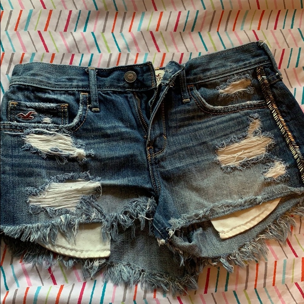 Shorts - Picture 2 of 3